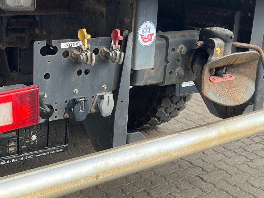 VOLVO (S) Truck FM 330 4x4 Pritsche Kran Singelreifen Funkfernbedienung - Camion plateau, Camion grue: photos 5 VOLVO (S) Truck FM 330 4x4 Pritsche Kran Singelreifen Funkfernbedienung - Camion plateau, Camion grue: photos 5