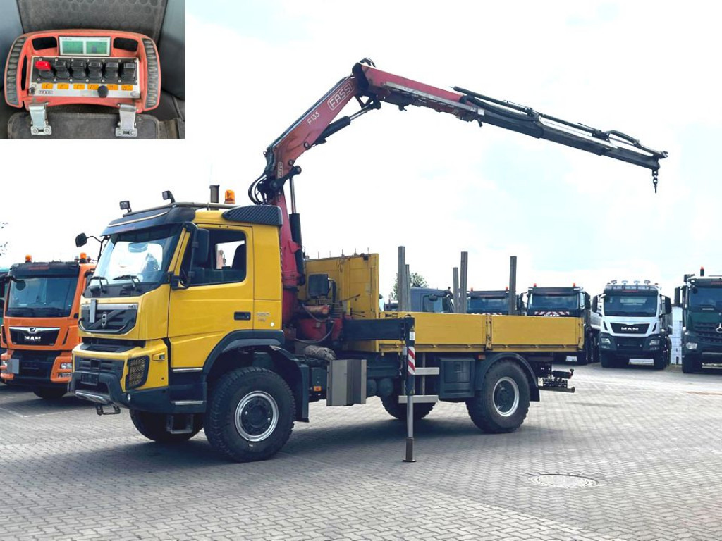 VOLVO (S) Truck FM 330 4x4 Pritsche Kran Singelreifen Funkfernbedienung - Camion plateau, Camion grue: photos 1 VOLVO (S) Truck FM 330 4x4 Pritsche Kran Singelreifen Funkfernbedienung - Camion plateau, Camion grue: photos 1