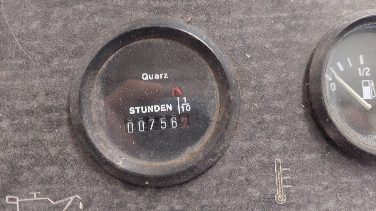 TG-2244 TEMG Passenger stairs - Escalier d'embarquement: photos 4 TG-2244 TEMG Passenger stairs - Escalier d'embarquement: photos 4