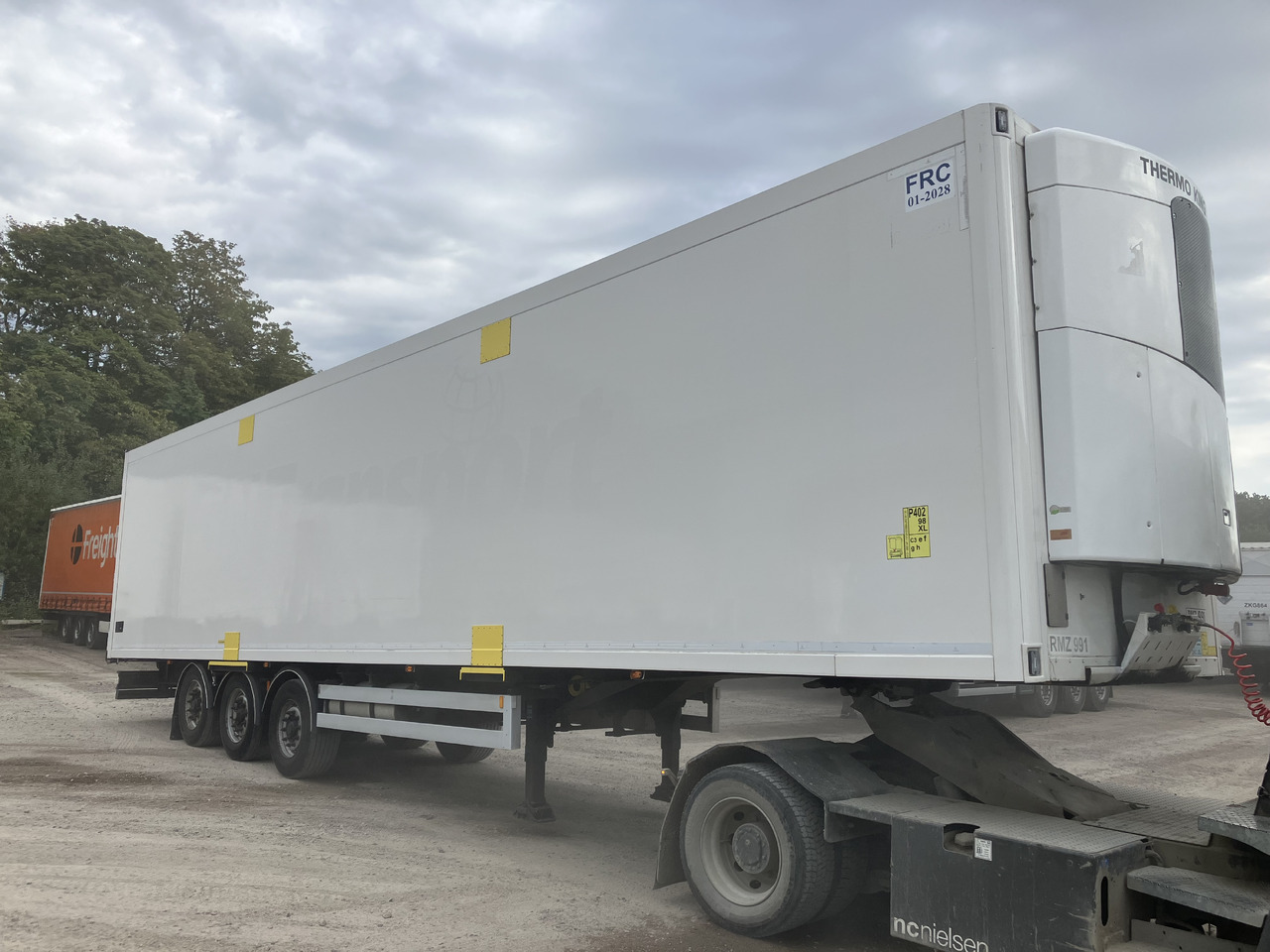 EKERI REEFER OPENSIDE - DOUPLESTOCK - HUCKEPACK - Semi-remorque frigorifique: photos 2 EKERI REEFER OPENSIDE - DOUPLESTOCK - HUCKEPACK - Semi-remorque frigorifique: photos 2