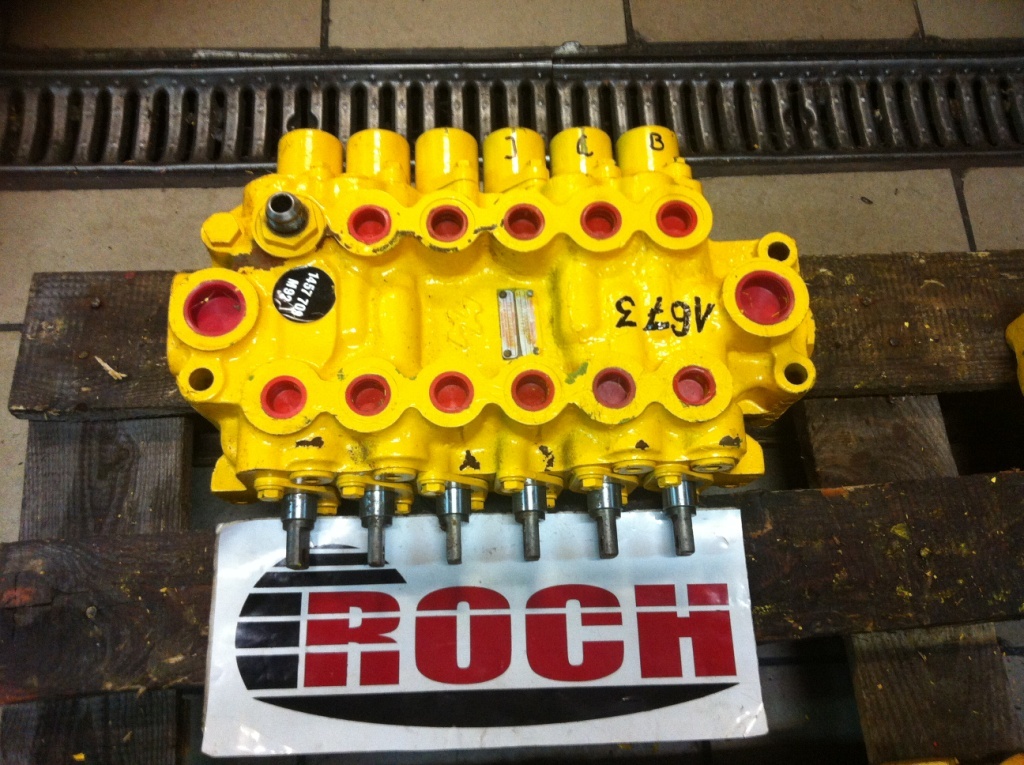 HYDRECO HAMWORTHY VC1107DDDDDD158X 1457 709 M92 539XB664CH - 6 SEKCYJNY - Valve hydraulique pour Engins de chantier: photos 1 HYDRECO HAMWORTHY VC1107DDDDDD158X 1457 709 M92 539XB664CH - 6 SEKCYJNY - Valve hydraulique pour Engins de chantier: photos 1