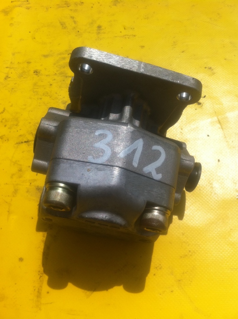 KAYABA KYB KP0553AMMM5LCKP05 - Pompe hydraulique pour Engins de chantier: photos 1 KAYABA KYB KP0553AMMM5LCKP05 - Pompe hydraulique pour Engins de chantier: photos 1