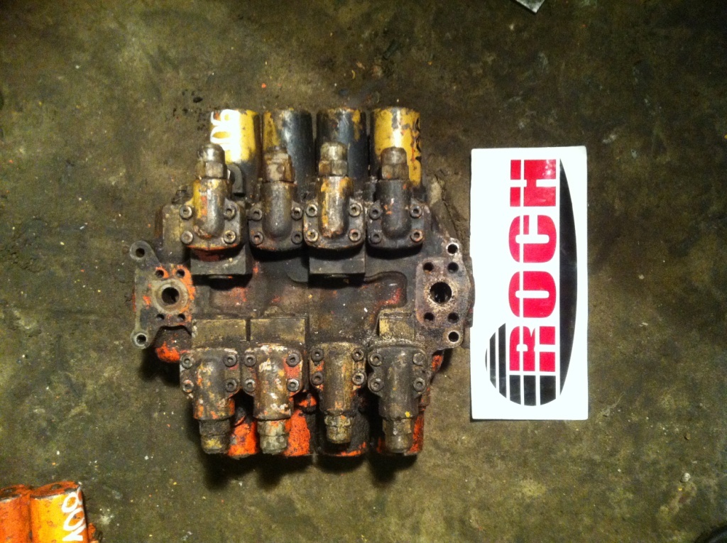 LINDE 663/7557 R250 - 4 SEKCYJNY - Valve hydraulique pour Engins de chantier: photos 1 LINDE 663/7557 R250 - 4 SEKCYJNY - Valve hydraulique pour Engins de chantier: photos 1