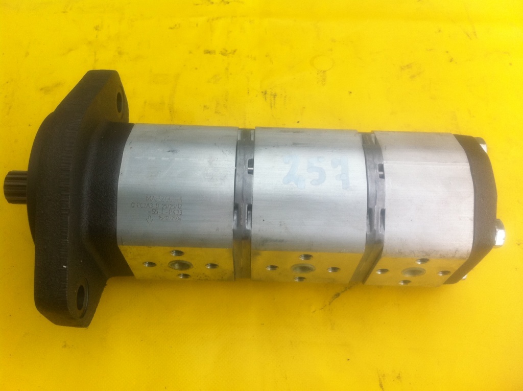 MARZOCCHI GHPC2A3-D-25/25/12-S5-E-P433 - Pompe hydraulique pour Engins de chantier: photos 1 MARZOCCHI GHPC2A3-D-25/25/12-S5-E-P433 - Pompe hydraulique pour Engins de chantier: photos 1