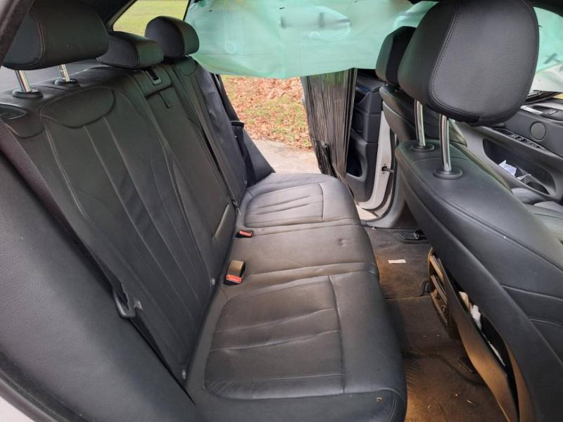 SUV BMW X5: photos 10