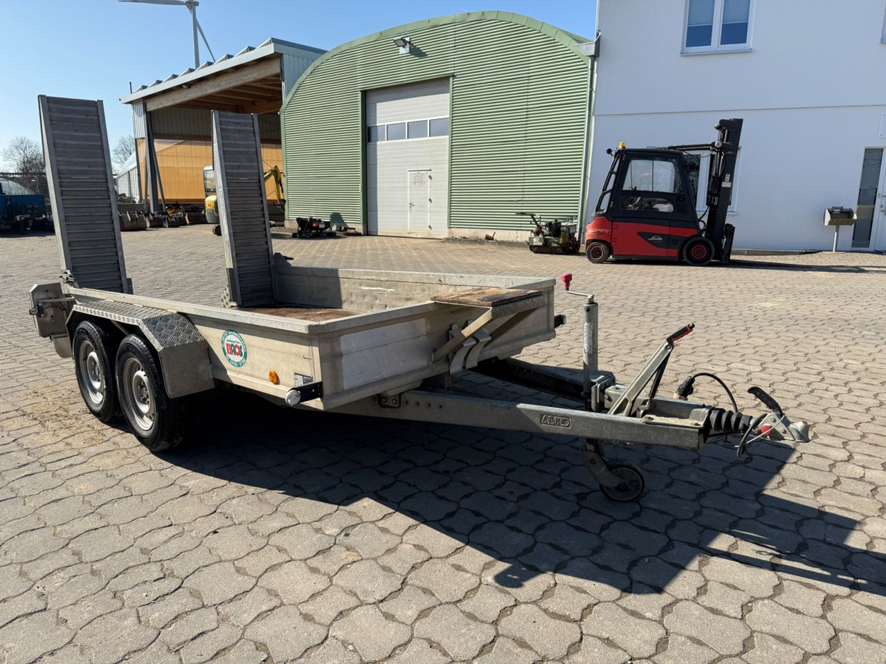 BAOS M303116, Baumaschinen Transportanhänger 3 t - Remorque porte-engin surbaissée: photos 1 BAOS M303116, Baumaschinen Transportanhänger 3 t - Remorque porte-engin surbaissée: photos 1