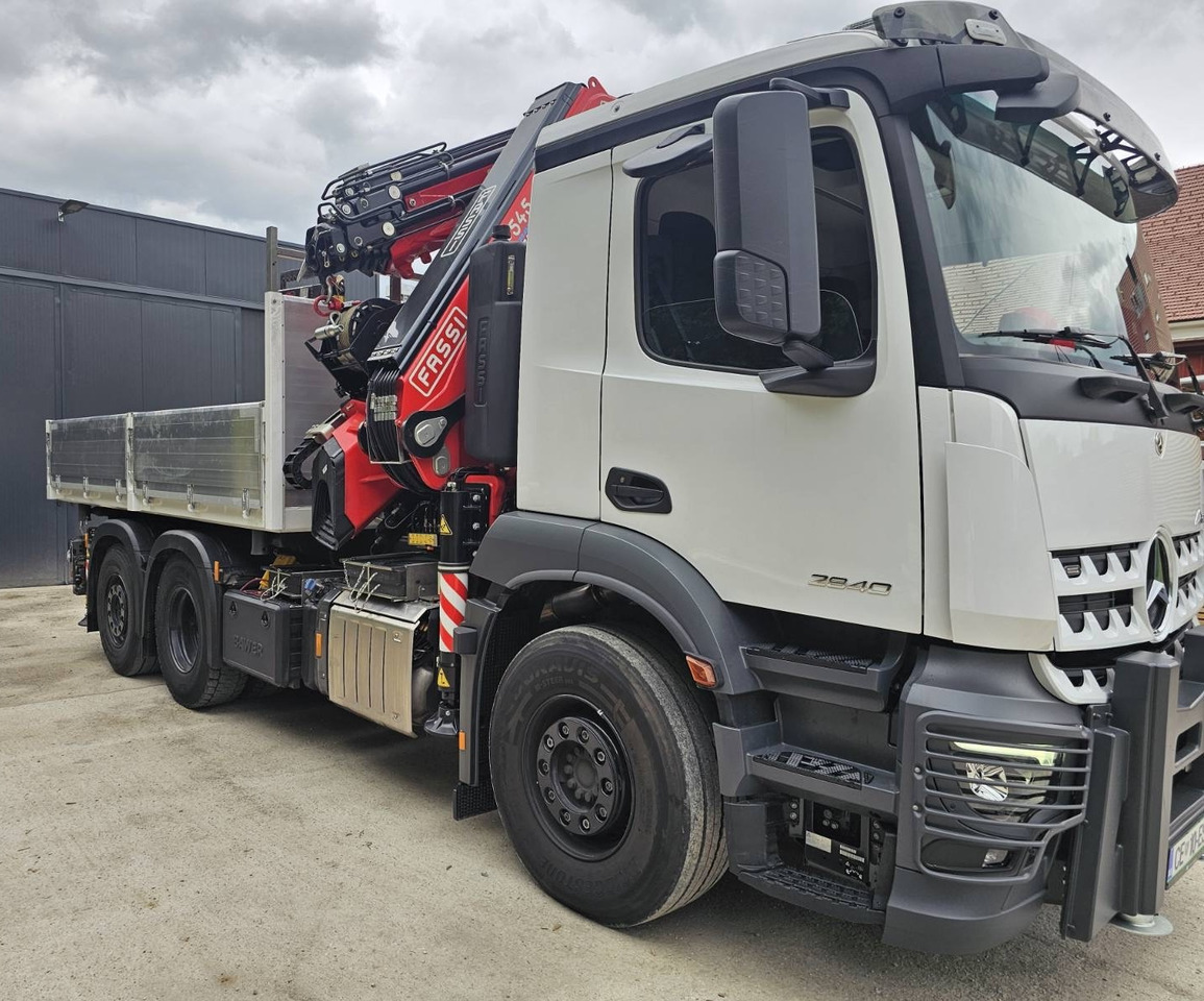 MERCEDES-BENZ Hiab Palfinger Fassi F545-6 JIB-6 - Camion benne: photos 2 MERCEDES-BENZ Hiab Palfinger Fassi F545-6 JIB-6 - Camion benne: photos 2