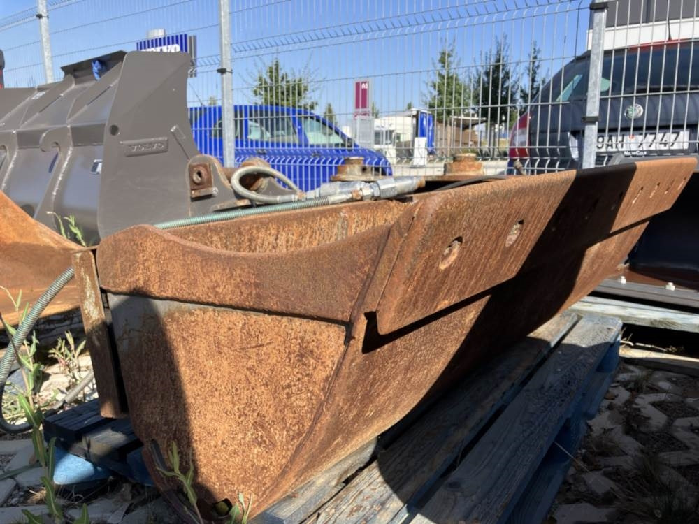 Volvo Böschungslöffel hydr. - Tractopelle: photos 2 Volvo Böschungslöffel hydr. - Tractopelle: photos 2