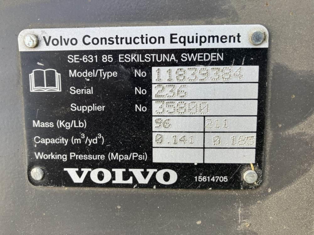 Volvo Böschungslöffel starr - Festanbau - Tractopelle: photos 4 Volvo Böschungslöffel starr - Festanbau - Tractopelle: photos 4