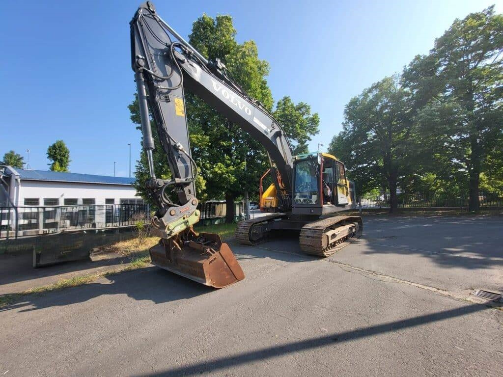 Volvo EC220EL - Pelle sur chenille: photos 1 Volvo EC220EL - Pelle sur chenille: photos 1