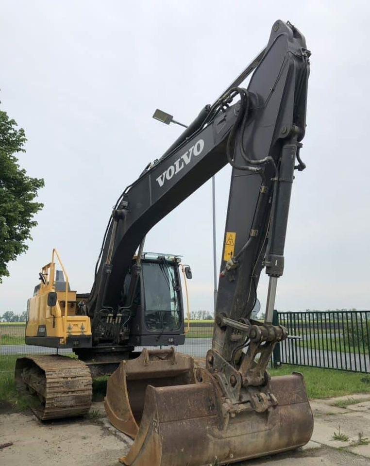 Volvo EC220EL - Pelle sur chenille: photos 4 Volvo EC220EL - Pelle sur chenille: photos 4