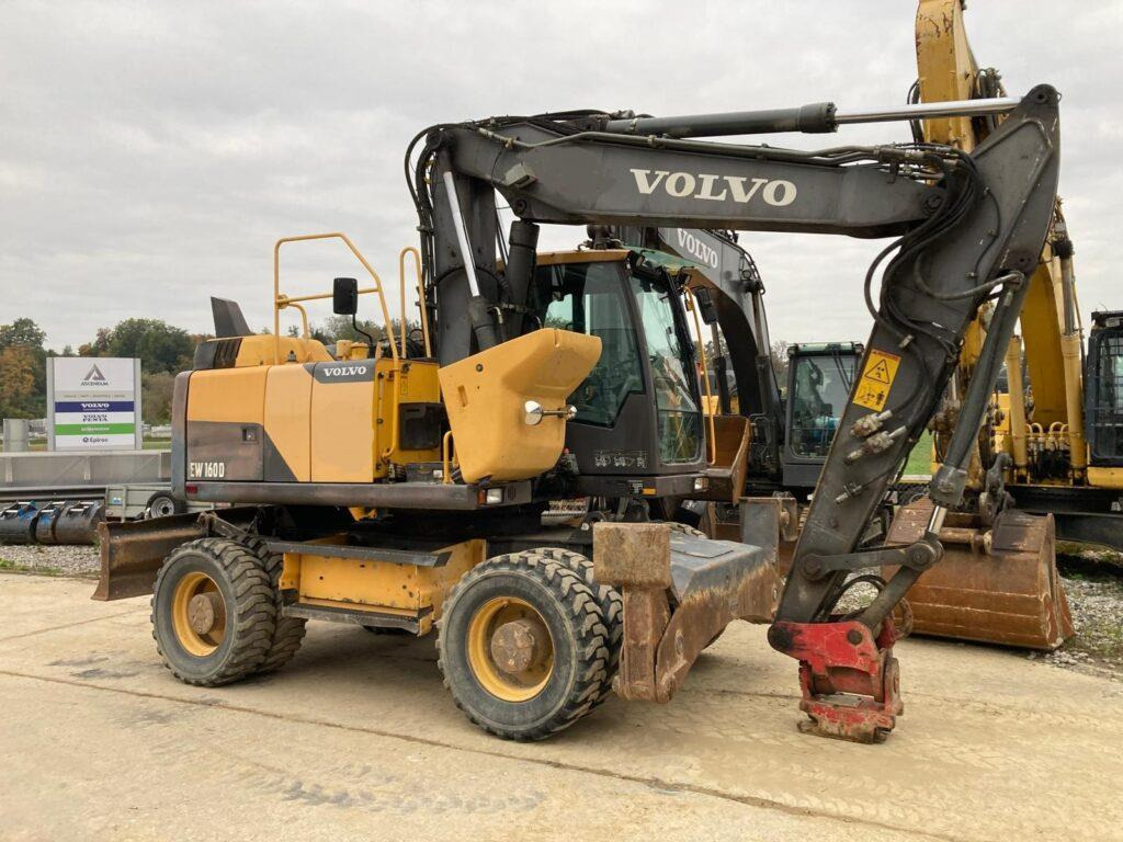 Volvo EW160D - Pelle sur pneus: photos 1 Volvo EW160D - Pelle sur pneus: photos 1