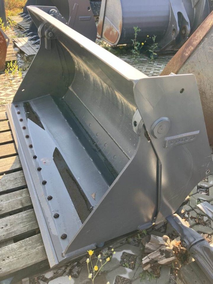 Volvo Klappschaufel mit Messer -P Aufnahme - Godet: photos 4 Volvo Klappschaufel mit Messer -P Aufnahme - Godet: photos 4