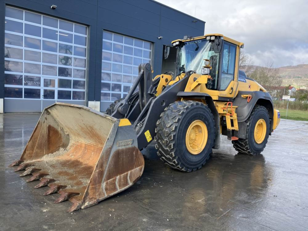 Volvo L120H - Chargeuse sur pneus: photos 4 Volvo L120H - Chargeuse sur pneus: photos 4