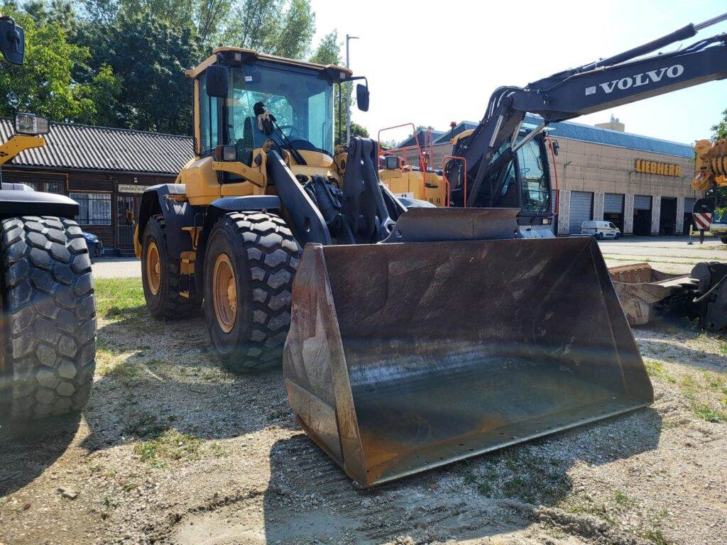 Volvo L70G - Chargeuse sur pneus: photos 1 Volvo L70G - Chargeuse sur pneus: photos 1