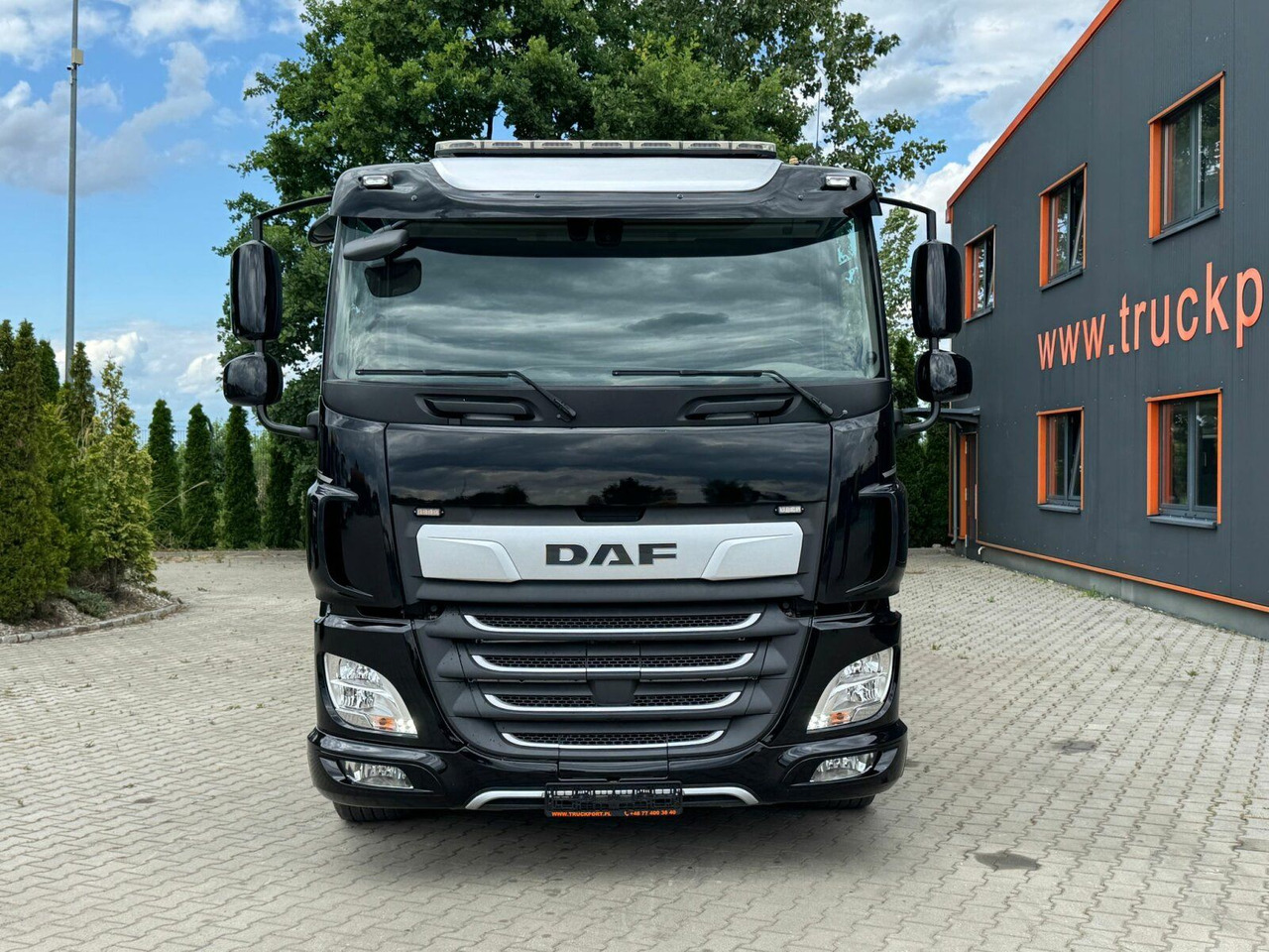 DAF CF 450 FAN 6x2 Pritsche mit Kran HIAB 188 E-6 - Camion grue: photos 3 DAF CF 450 FAN 6x2 Pritsche mit Kran HIAB 188 E-6 - Camion grue: photos 3