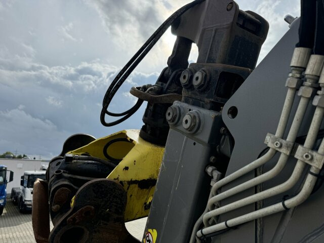 DAF XF 530 6x2 Holztransport Kran PENZ 15Z9.50 - Camion grumier, Camion grue: photos 4 DAF XF 530 6x2 Holztransport Kran PENZ 15Z9.50 - Camion grumier, Camion grue: photos 4