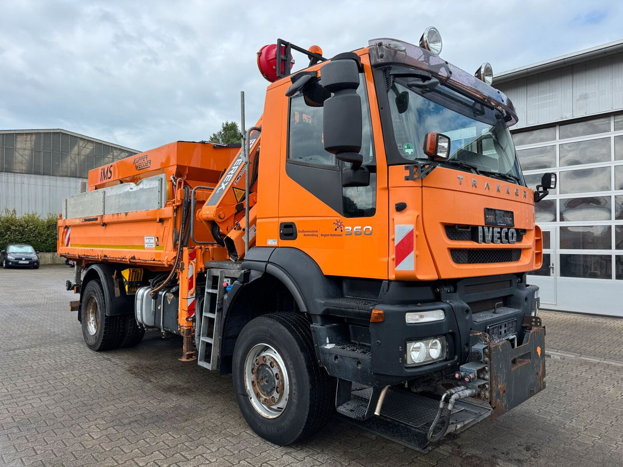 Iveco TRAKKER Kipper Kran TEREX 85.2 Winterdienst - Camion benne, Camion grue: photos 1 Iveco TRAKKER Kipper Kran TEREX 85.2 Winterdienst - Camion benne, Camion grue: photos 1