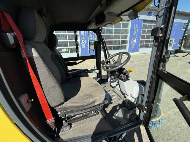 Johnston C202 Kleinkehrmaschine 2 M³ - 6.000 h - Balayeuse de voirie: photos 2 Johnston C202 Kleinkehrmaschine 2 M³ - 6.000 h - Balayeuse de voirie: photos 2