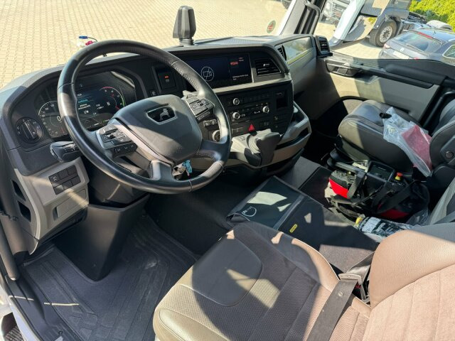 MAN 35.510 8x4H-6 BL Pritsche mit Kran Palfinger - Camion plateau, Camion grue: photos 3 MAN 35.510 8x4H-6 BL Pritsche mit Kran Palfinger - Camion plateau, Camion grue: photos 3