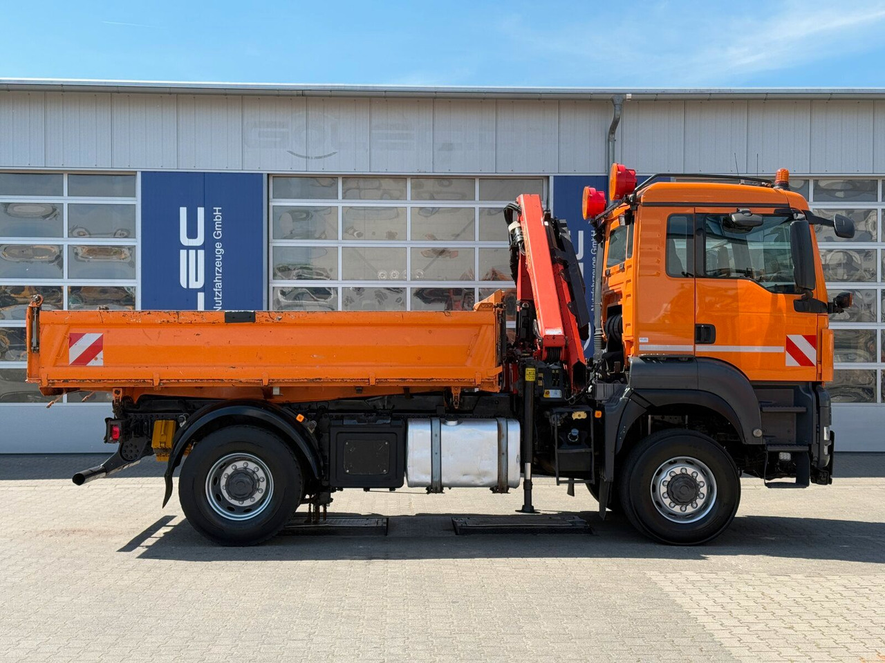 MAN TGA 18.360 4x4 Kipper Kran PALFINGER Winterd. - Camion benne, Camion grue: photos 2 MAN TGA 18.360 4x4 Kipper Kran PALFINGER Winterd. - Camion benne, Camion grue: photos 2