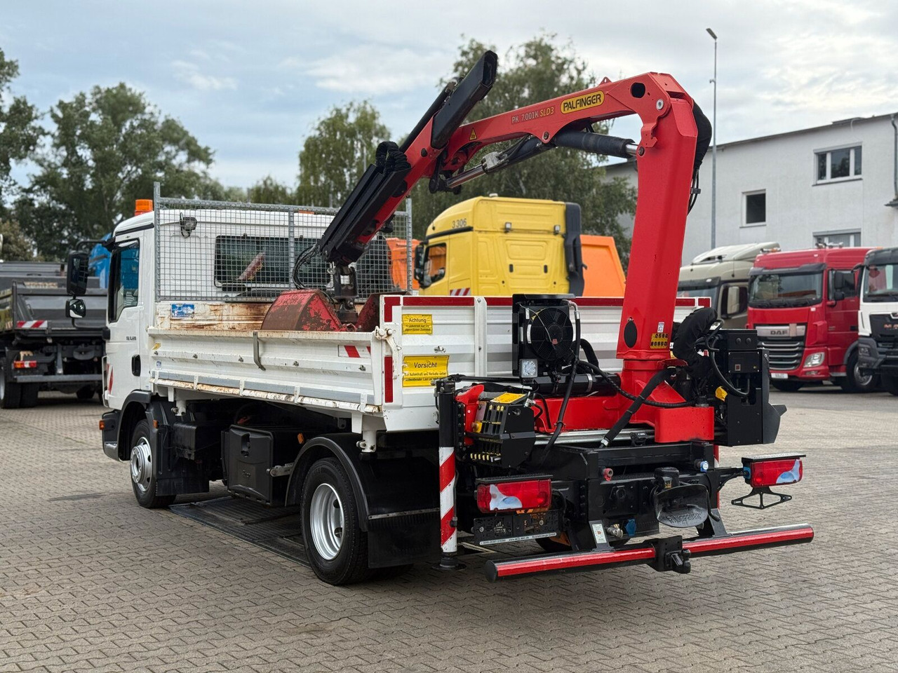 MAN TGL 8.220 4x2 Kipper Kran Palfinger 7.001-K A - Utilitaire benne: photos 5 MAN TGL 8.220 4x2 Kipper Kran Palfinger 7.001-K A - Utilitaire benne: photos 5