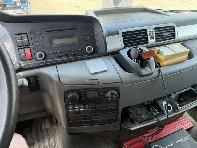 MAN TGS 35.360 8X4 BB Dachdecker Kran bis 52 m - Camion grue: photos 3 MAN TGS 35.360 8X4 BB Dachdecker Kran bis 52 m - Camion grue: photos 3