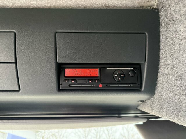 MAN TGS 35.360 8X4 BB Dachdecker Kran bis 52 m - Camion grue: photos 3 MAN TGS 35.360 8X4 BB Dachdecker Kran bis 52 m - Camion grue: photos 3