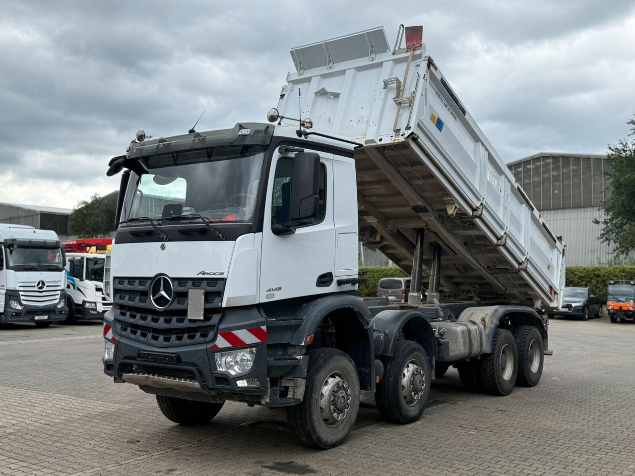 Mercedes-Benz 4145 8x8 Meiler Dreiseitenkipper Bordmatik - Camion benne: photos 2 Mercedes-Benz 4145 8x8 Meiler Dreiseitenkipper Bordmatik - Camion benne: photos 2