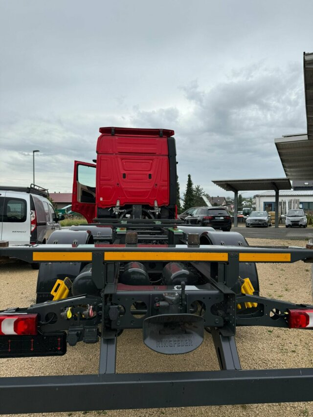 Mercedes-Benz ACTROS 2543 6x2 Wechselaufbau BDF AHK 2 Betten - Camion porte-conteneur/ Caisse mobile: photos 4 Mercedes-Benz ACTROS 2543 6x2 Wechselaufbau BDF AHK 2 Betten - Camion porte-conteneur/ Caisse mobile: photos 4
