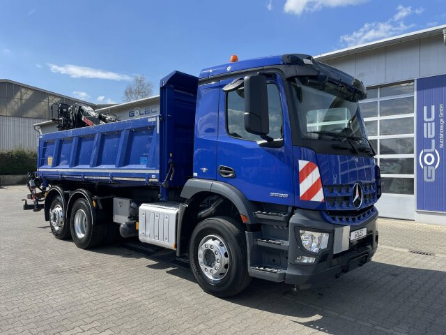 Mercedes-Benz AROCS 2536 6x2*4 Kipper Kran HIAB - Camion benne, Camion grue: photos 1 Mercedes-Benz AROCS 2536 6x2*4 Kipper Kran HIAB - Camion benne, Camion grue: photos 1