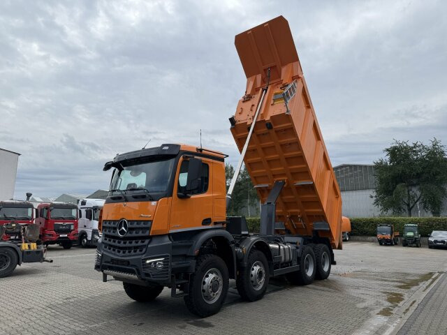 Mercedes-Benz AROCS 4851 8x6 Euro 6 Gesteinkipper MEILLER 25m³ - Camion benne: photos 4 Mercedes-Benz AROCS 4851 8x6 Euro 6 Gesteinkipper MEILLER 25m³ - Camion benne: photos 4