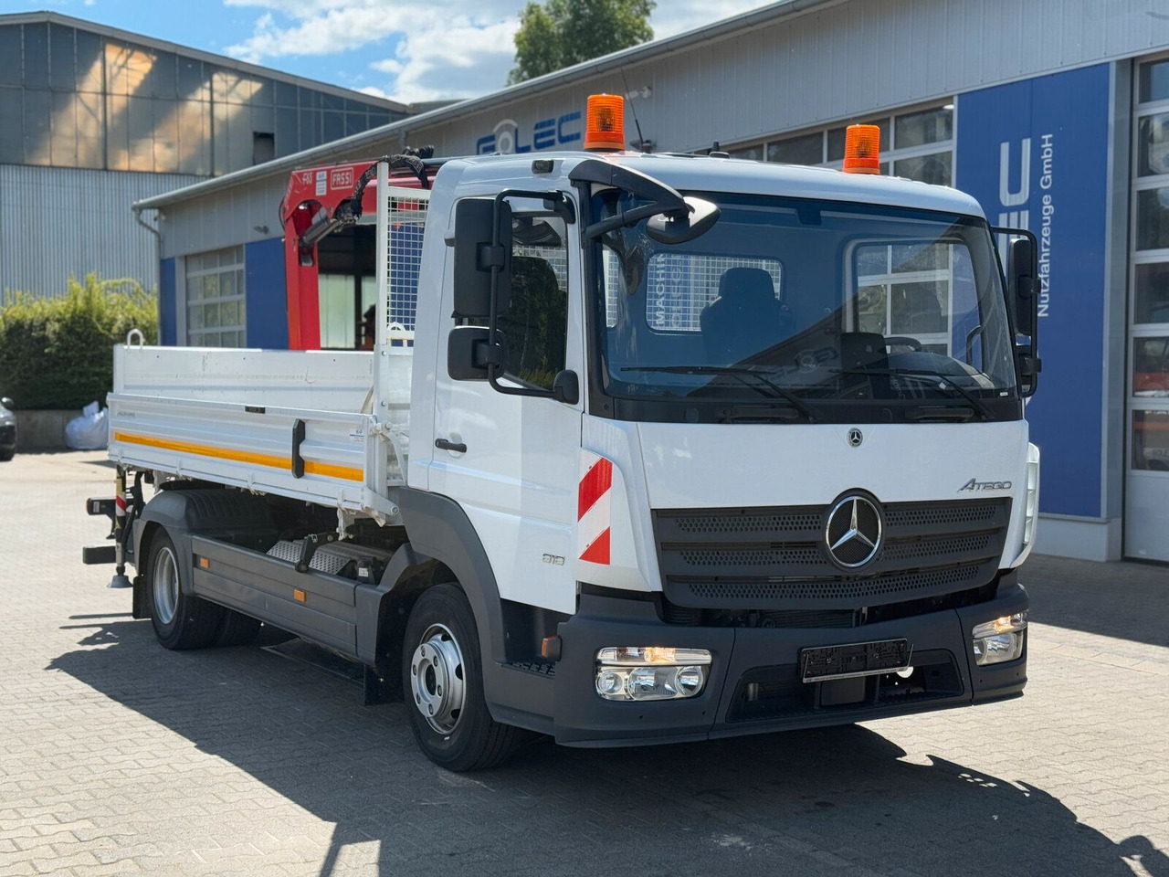 Mercedes-Benz ATEGO 818 4x2 Euro 6 Kipper Kran FASSI F65B.0.22 - Camion grue: photos 1 Mercedes-Benz ATEGO 818 4x2 Euro 6 Kipper Kran FASSI F65B.0.22 - Camion grue: photos 1
