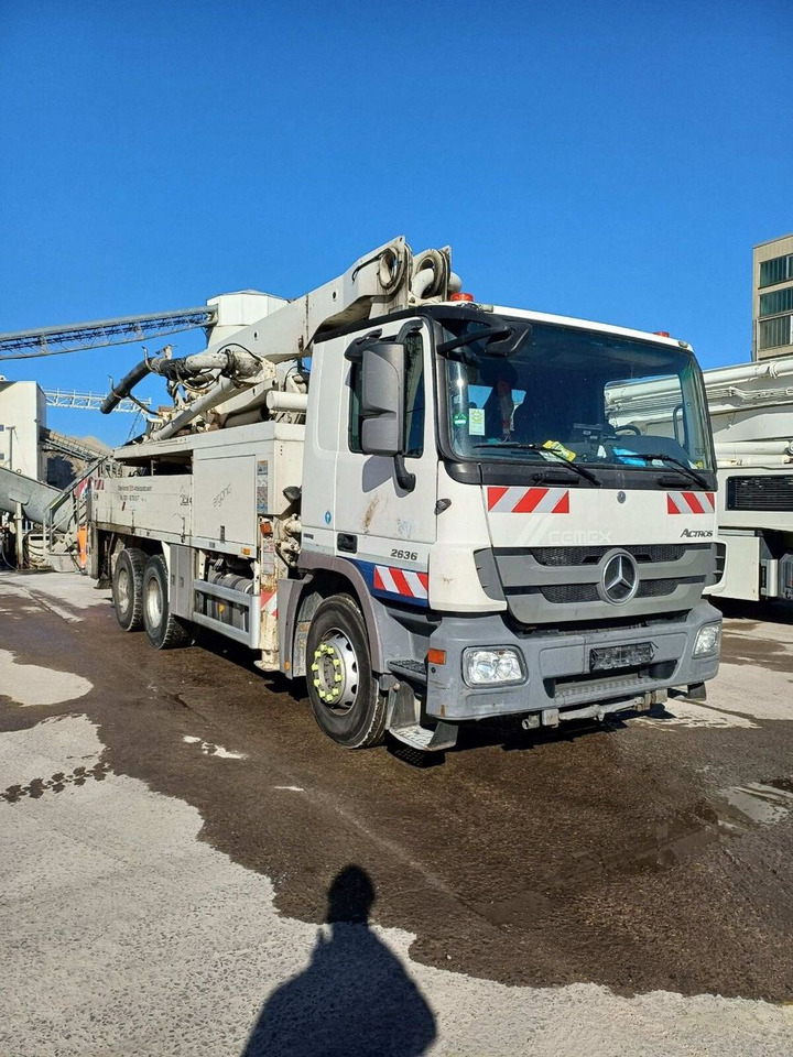 Mercedes-Benz Actros 2636 6x4 Betonpumpe Putzmeister 24-4 16H - Camion pompe: photos 1 Mercedes-Benz Actros 2636 6x4 Betonpumpe Putzmeister 24-4 16H - Camion pompe: photos 1