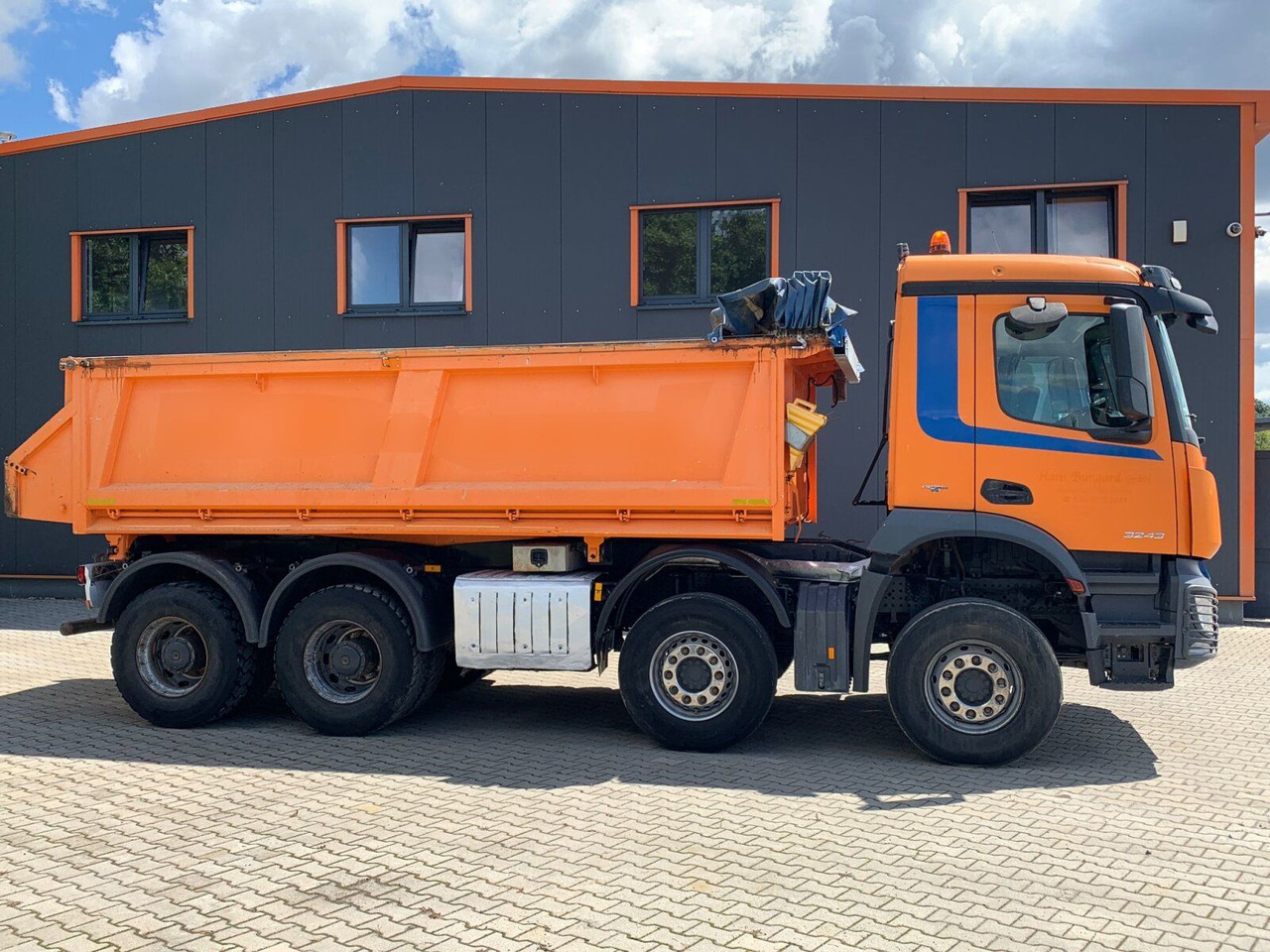 Mercedes-Benz Arocs 3243 8x4 Dreiseitenkipper mit Bordmatik - Camion benne: photos 2 Mercedes-Benz Arocs 3243 8x4 Dreiseitenkipper mit Bordmatik - Camion benne: photos 2