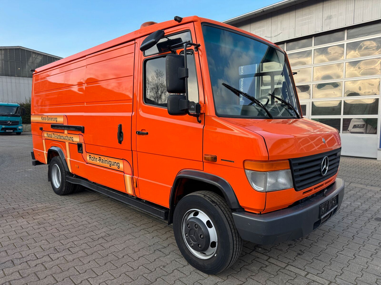 Mercedes-Benz Vario 818D Kanalreiniger Rockstroh Drain Jet 100 - Camion hydrocureur: photos 1 Mercedes-Benz Vario 818D Kanalreiniger Rockstroh Drain Jet 100 - Camion hydrocureur: photos 1