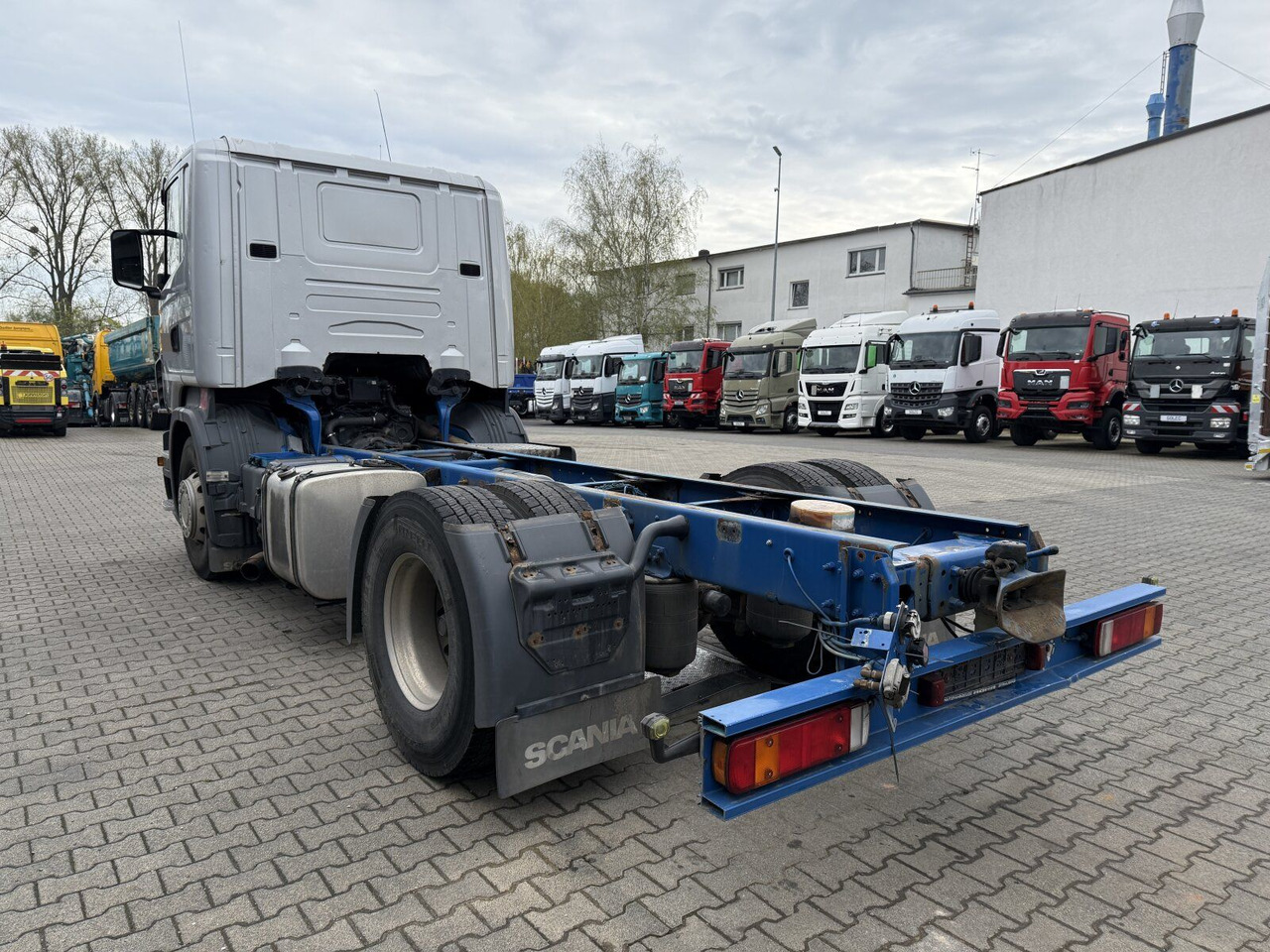Scania R 420 Tankwagen ADR Fahrgestell Retarder Volluft - Camion citerne: photos 5 Scania R 420 Tankwagen ADR Fahrgestell Retarder Volluft - Camion citerne: photos 5