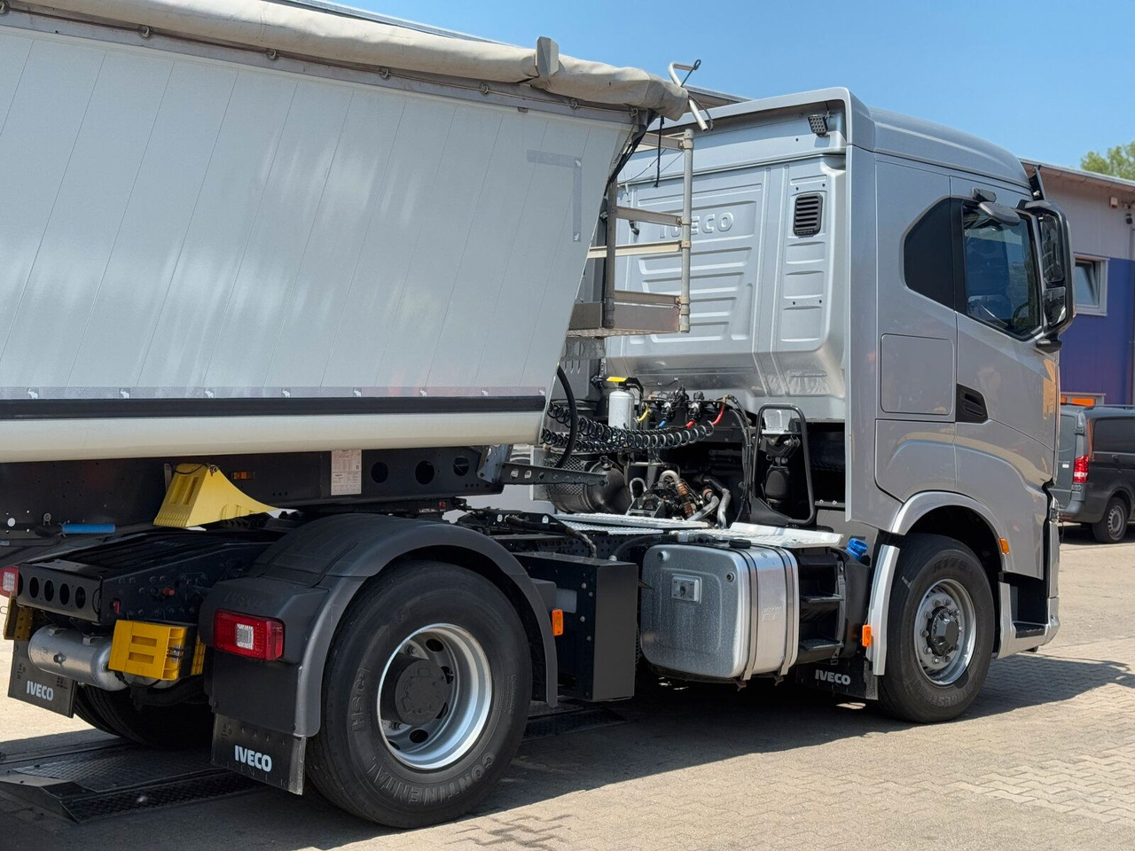 Iveco S-WAY 4x4H Zugmaschine Euro 6 *Kippauflieger - Tracteur routier: photos 5 Iveco S-WAY 4x4H Zugmaschine Euro 6 *Kippauflieger - Tracteur routier: photos 5