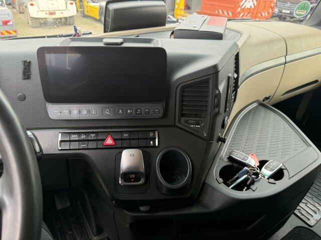 Mercedes-Benz ACTROS 1846 4x4 HAD Eur 6 Kipphydraulik Retarder - Tracteur routier: photos 3 Mercedes-Benz ACTROS 1846 4x4 HAD Eur 6 Kipphydraulik Retarder - Tracteur routier: photos 3