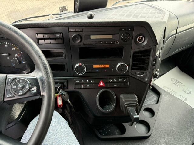 Mercedes-Benz Actros 1843 Sattelzugmaschine 4x2 Kipph. - Tracteur routier: photos 3 Mercedes-Benz Actros 1843 Sattelzugmaschine 4x2 Kipph. - Tracteur routier: photos 3