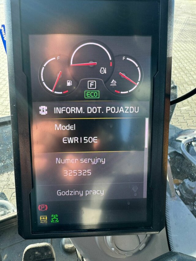 Volvo EWR150E Mobilbagger mit ROTATOR ENCONG EC319 - Pelle sur pneus: photos 3 Volvo EWR150E Mobilbagger mit ROTATOR ENCONG EC319 - Pelle sur pneus: photos 3