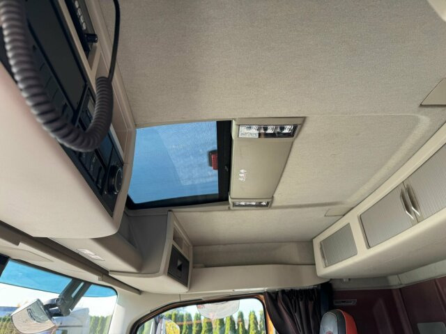 Volvo FH16 750 8X4 Holztransport Alukar TOP! - Camion grumier: photos 4 Volvo FH16 750 8X4 Holztransport Alukar TOP! - Camion grumier: photos 4