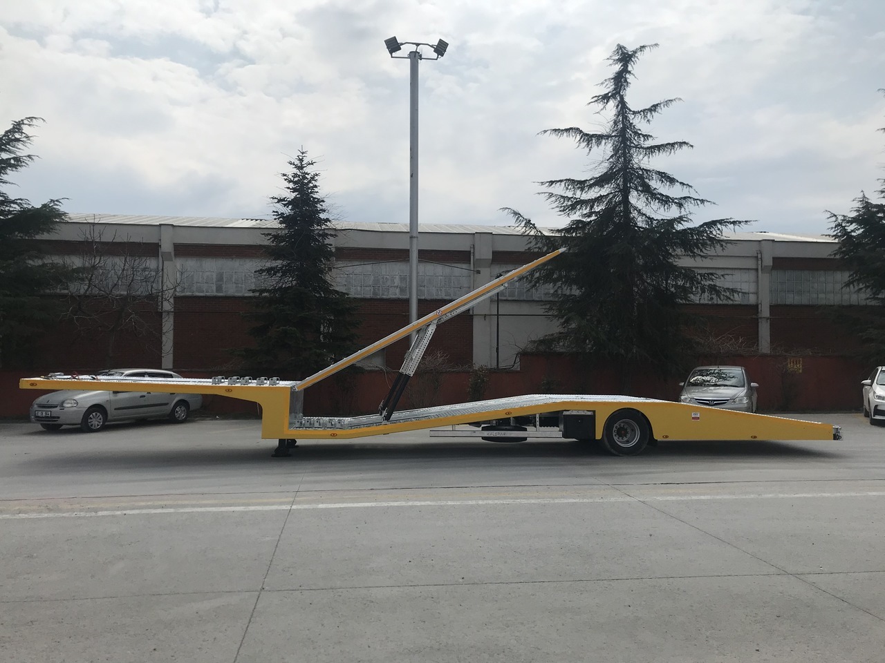 KALEPAR KLP 119V4 Autotransporter - Semi-remorque porte-voitures: photos 1 KALEPAR KLP 119V4 Autotransporter - Semi-remorque porte-voitures: photos 1