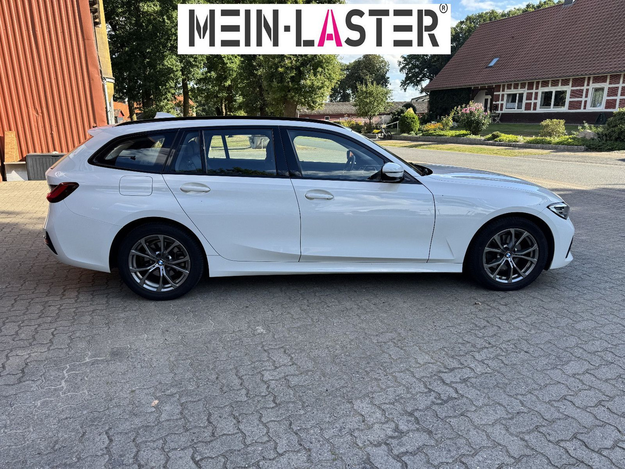BMW 320 d xDrive touring Sport Line shadow AHK - Voiture break: photos 5 BMW 320 d xDrive touring Sport Line shadow AHK - Voiture break: photos 5