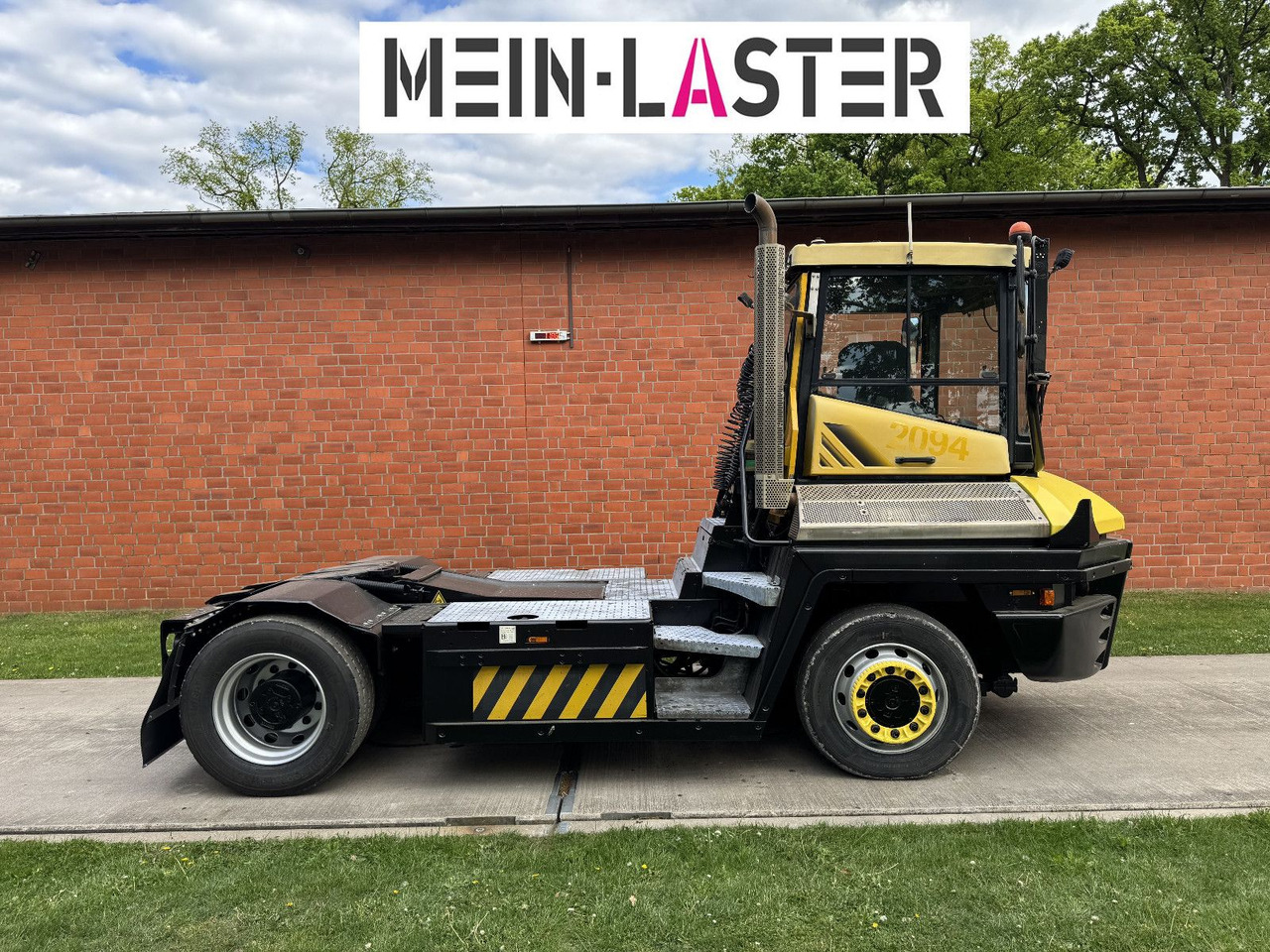 Terberg RORO 4x4 RT 223 Terminal 140.000 kg - Tracteur routier: photos 3 Terberg RORO 4x4 RT 223 Terminal 140.000 kg - Tracteur routier: photos 3