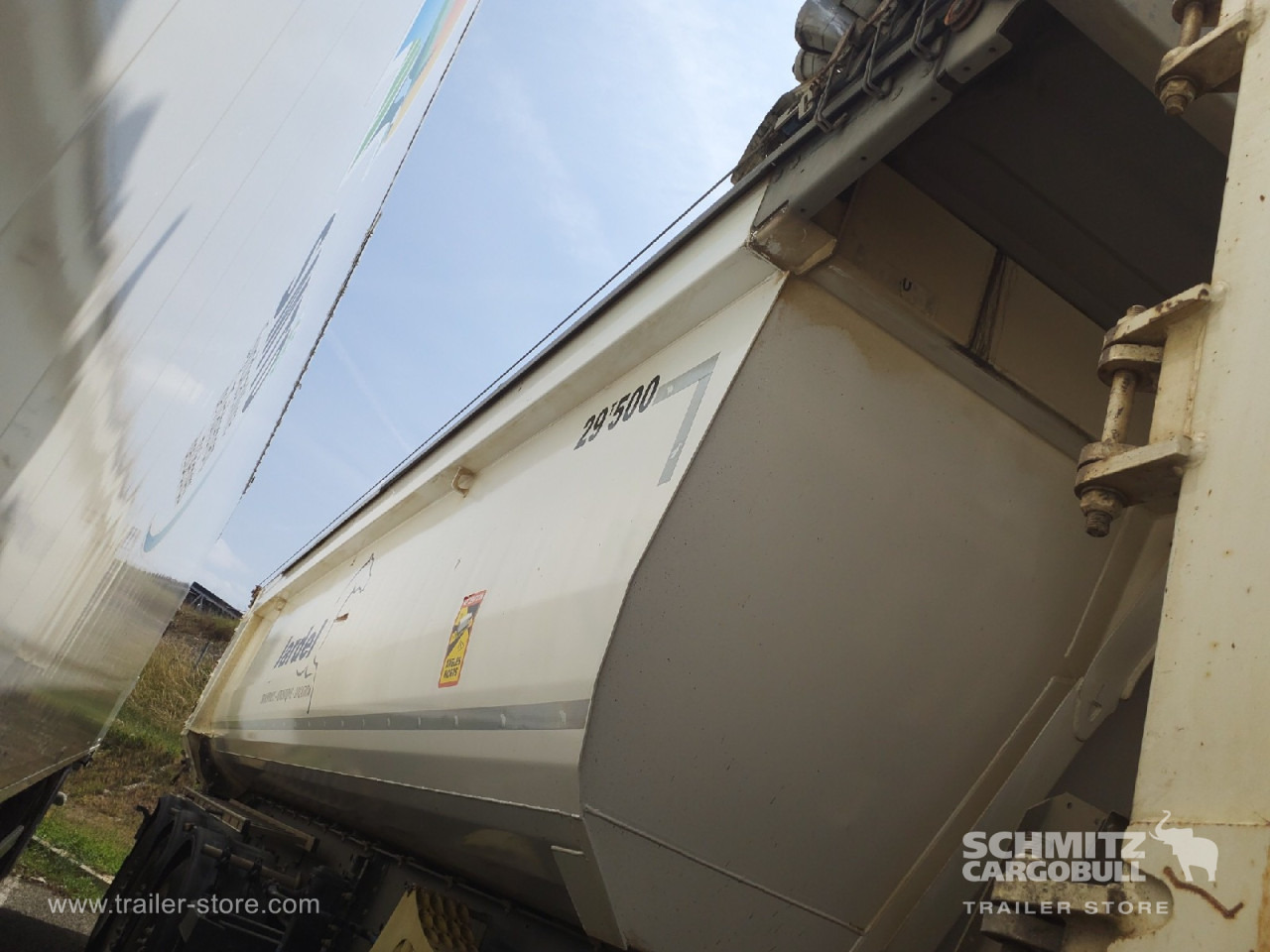 SCHMITZ Tipper Steel half pipe body 24m³ - Semi-remorque benne: photos 1 SCHMITZ Tipper Steel half pipe body 24m³ - Semi-remorque benne: photos 1