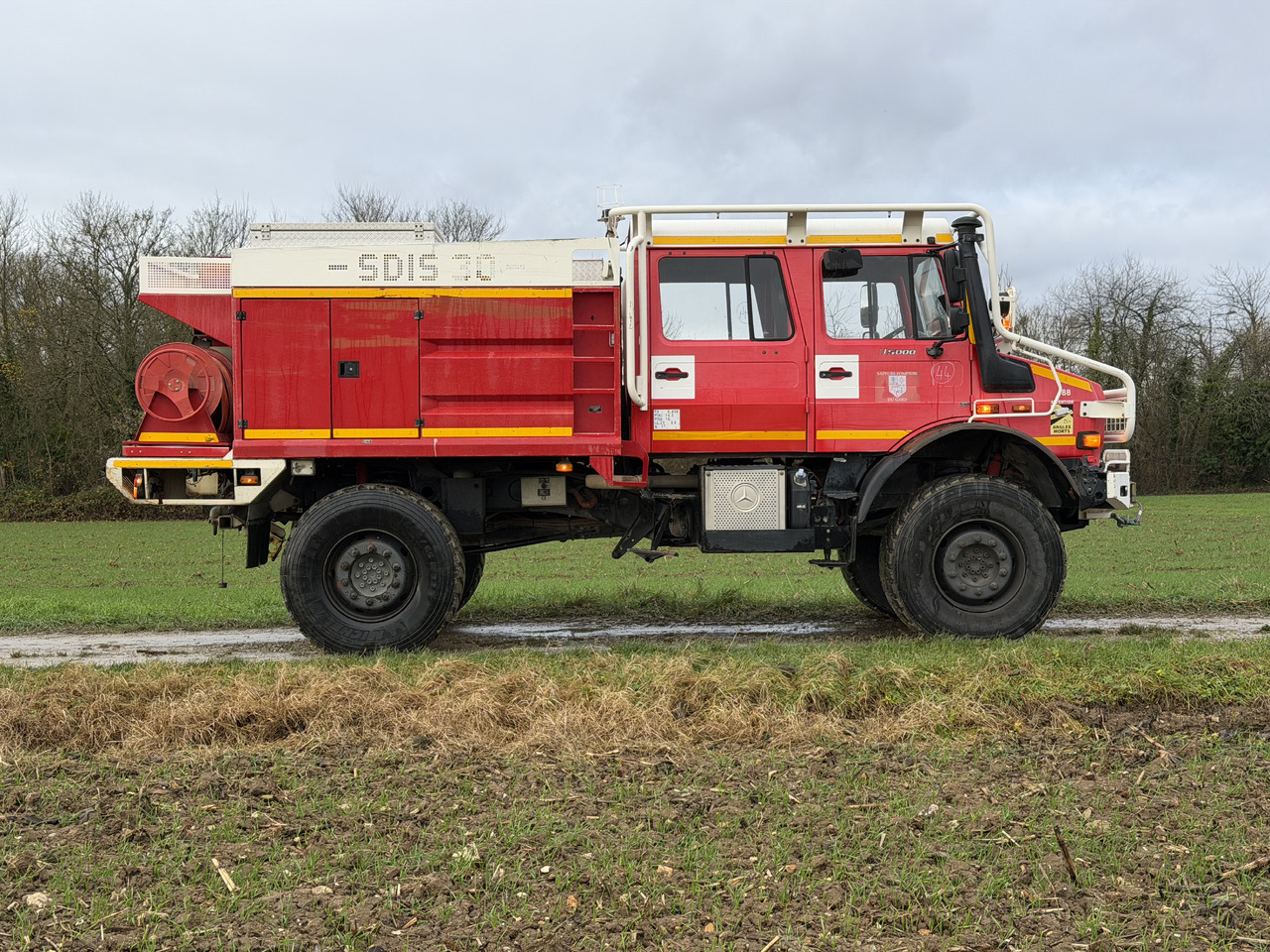DE POMPIER MERCEDES-BENZ U5000 4X4 UNIMOG - Camion: photos 2 DE POMPIER MERCEDES-BENZ U5000 4X4 UNIMOG - Camion: photos 2