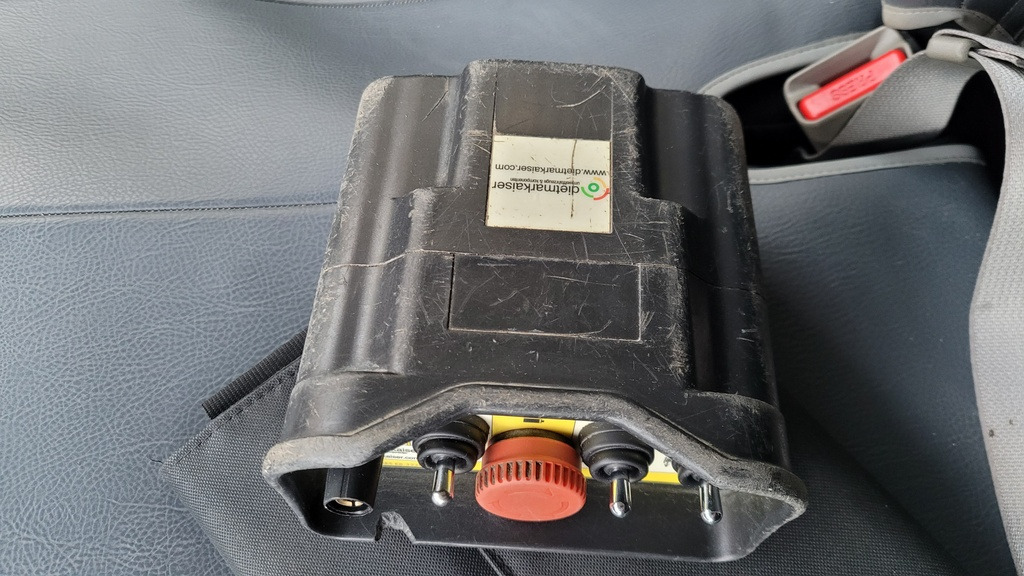 Camion hydrocureur Nissan Cabstar COMBI Kanalreiniger VAAVUM CLEANER: photos 23