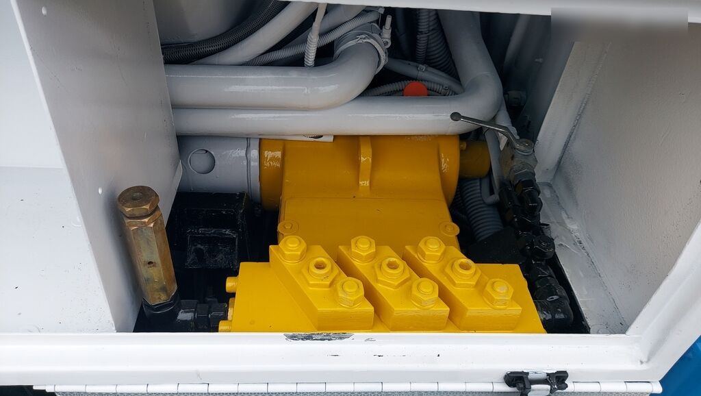 Camion hydrocureur Toyota Land Cruiser COMBI HYDRO CLEANER 4x4: photos 17