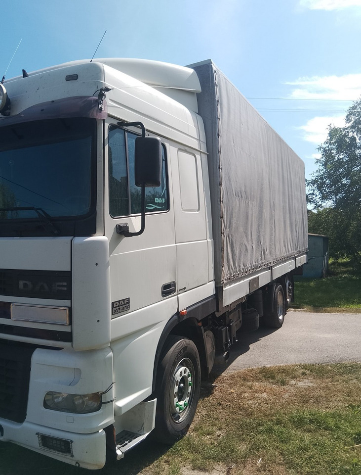 DAF XF95.430 - Camion à rideaux coulissants: photos 4 DAF XF95.430 - Camion à rideaux coulissants: photos 4